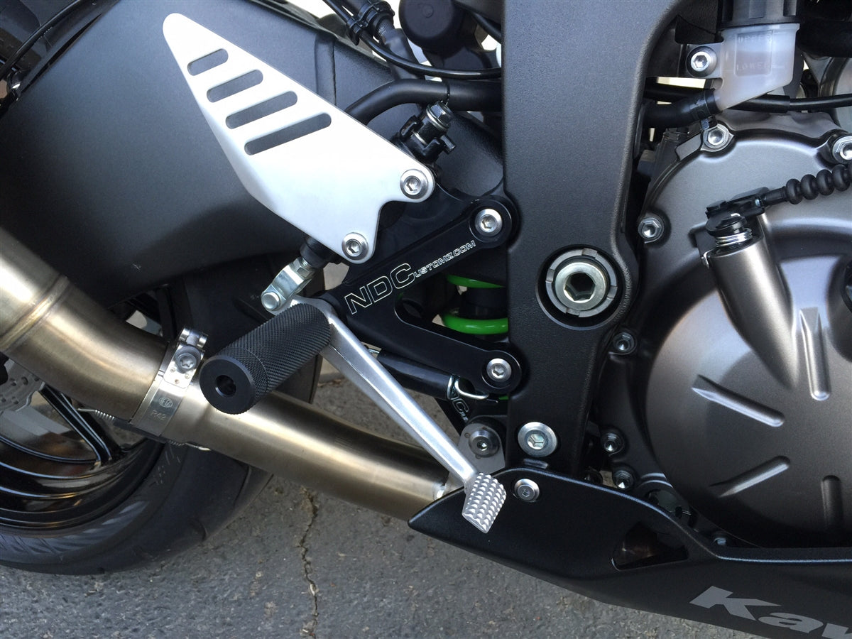 03-04 636 Rear Sets with pegs