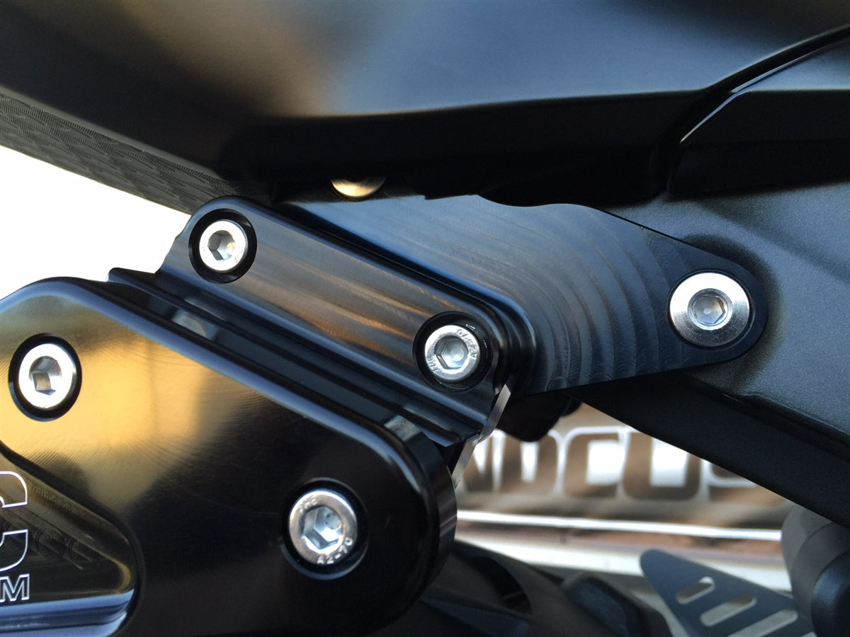 09-18 ZX6R/636 Adjustable Subcage