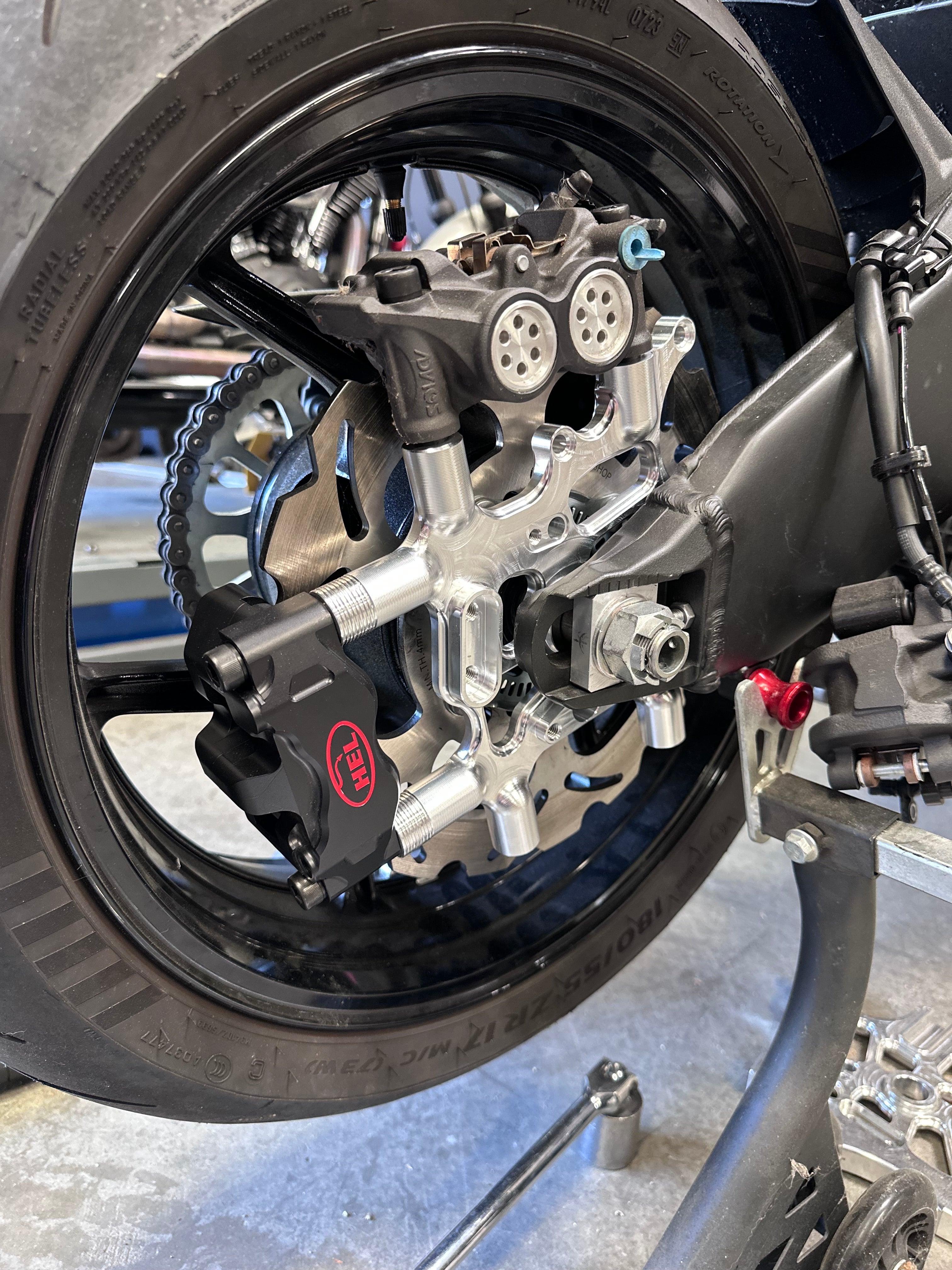 あま Graves Hexagonal Slip-On Exhaust Kawasaki ZX6R / ZX636 2019-2026