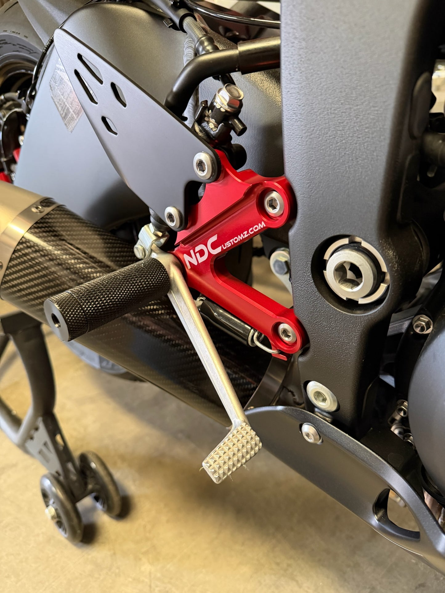 09-25 ZX6R/636 Rear Sets & Pegs